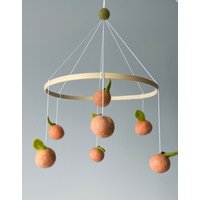 Obst Filz Mobile/Pfirsich Dekoration Thema Kinderzimmer Baby Kinderbett von FluffyTailsByMia