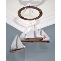 Segelboot Kinderzimmer Mobile Anker Holz Stoff Applikation Boot Moderne Dekoration Baby Shower Geschenk Strand Thema Benutzerdefinierte Segeln von FlutterBunnyBoutique