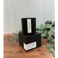 Die Muse 11 Unzen Boxed Sojakerze - Feige + Mandel Zeder Sandelholz Beste Geschenke Für Autoren Kreative Inspiration Und Schreibblockade von FlyPaperProducts