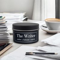 The Writer 4 Oz Sojakerzendose - Bernstein + Balsam Gewürze The Writer 4 Oz Sojakerzendose - Bernstein + Balsam Gewürze von FlyPaperProducts