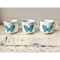 Trio Vintage Encore Japan Porzellan Tassen Mit Schmetterlingen von FlyingCheerioStudio
