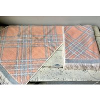 Zwei Vintage Mh Jcpenney Handtücher in Pastell Kariert von FlyingCheerioStudio