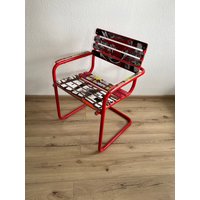 Skateboard Recycling Freischwinger Stuhl Unikat Upcycling Artwork, Skateboardchair Red Pulverbeschichtet Mid-Century von Folkewood