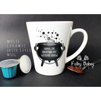 Personalisierte Tasse, Hexenbecher, Hexen Latte Lustiges Geschenk, Lustige Kaffeetasse, Spirituelles Namenstasse von FolkyDokeyStudio