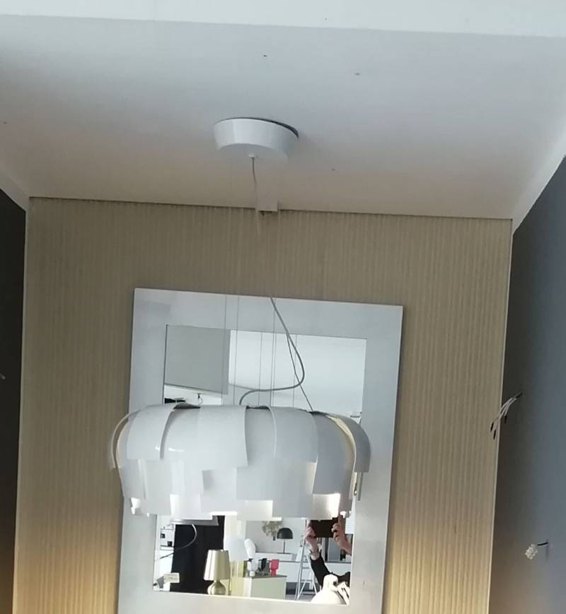 Hängelampe aus weiß lackiertem Metall von Chris Hardy, FontanaArte von FontanaArte