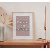 Fortschritt Not Perfektion Zitat Kunst/Wand Inspirierendes Home Decor Motivierendes Poster Dekor Büro Vanity Room Art von FoolhardyDesigns