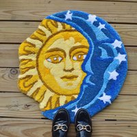 Mond Und Sonne Tufted Teppich von ForMarlie