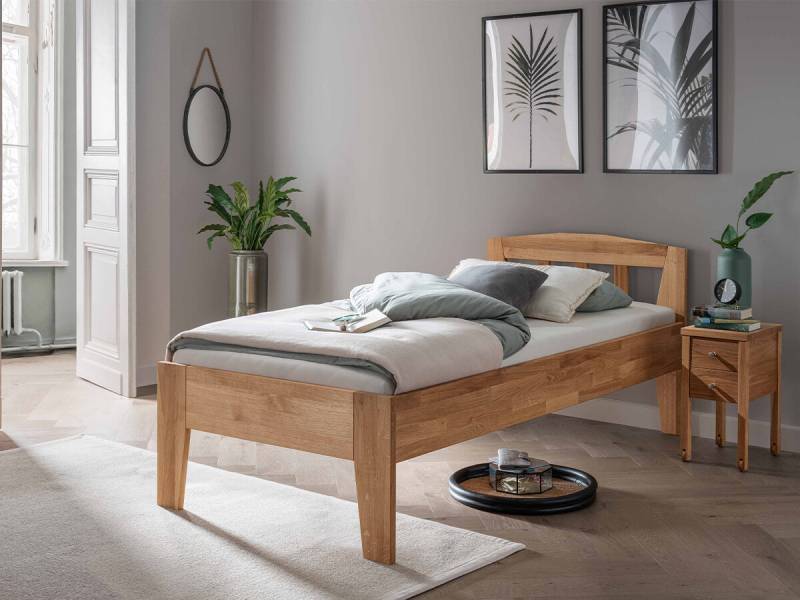 Forestales Massivholzbett Chicago I Wildeiche 100 x 220 cm mit niedrigem Fussteil von Forestales