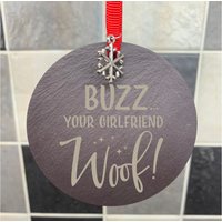 Home Alone Zitat Buzz Deine Freundin Wuff Christbaumkugel Dekorationen Aus Naturschiefer Home Alone Zitat Buzz Deine Freundin Wuff Christbaumkugel Dekorationen Aus Naturschiefer von ForeverEtchedGifts