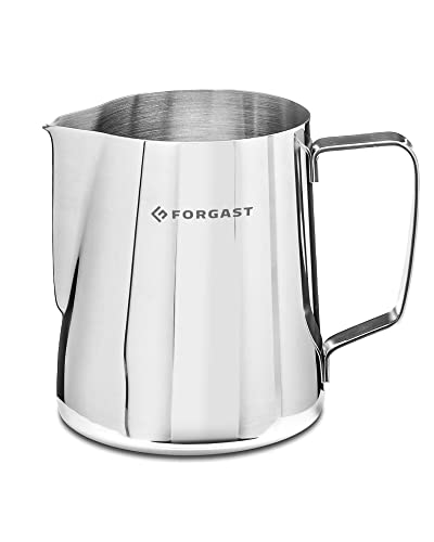 Forgast Milchkännchen aus Edelstahl | 600ml | Milchschaumkännchen | Hochglanz Poliert | Barista Milchkanne | zum Milchaufschäumen für Milch Pitcher, Cappuccino, Espresso, Latte Art, Macchiato von Forgast