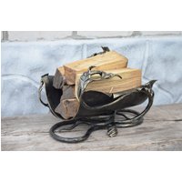 Der Schmiedeeiserne Kaminholz Halter Ist Aus Holz von ForgedARTStyle