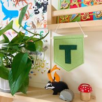 Buntes Buchstabe-Zeichen - Anfangs-Hängendes Banner Nach Maß Jede Farbe Personalisierte Dekoration Buntes Buchstabe-Zeichen - Anfangs-Hängendes Banner Nach Maß Jede Farbe Personalisierte Dekoration von ForgedinFables