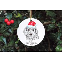 Hund Erste Weihnachtskugel, Weihnachtsmann Pfoten Weihnachtsbaum Dekoration, Haustier Personalisierte Hundeverzierung, Cockapoo Christbaumkugel von Forgetmeknotwales