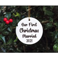Unsere Erste Weihnachtsverheiratete Baumdekoration, Unser Erstes Weihnachten Als Mr Und Mrs Christbaumkugel, 2021 Christbaumkugel von Forgetmeknotwales