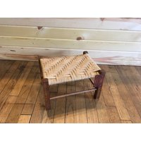 Versandfertig Gewebter Fußhocker Mit Schönen Amish Micheals Cherry Stained Hockerrahmen Fußstütze Kinderbank Gewebter Brandneu von LostArtHomestead