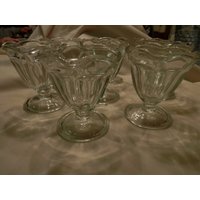 Reduziertes Set Von 8 Anker Hocking Custard Gläsern von ForwardMotionDesigns