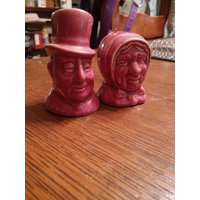Vintage Stil Usa Keramik-Mann Mit Hut Und Frau Kappe Pompon Salz Pfeffer von ForwardMotionDesigns