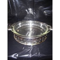 Vintage Tiefen Teller Pyrex Kuchenform Mit Metalleinfassung von ForwardMotionDesigns