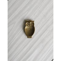 Eulen-Aschenbecher Aus Goldenem Metall, Kleiner Aschenbecher, Büro - Oder Eingangsdekoration, Retro - Und Originelles Dekorationsobjekt, Altes von FouilleVintage