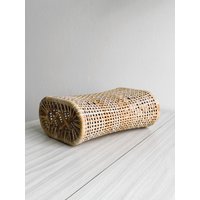 Vintage Gewebtes Rattan-Strandkissen, Natürliches Und Elegantes Accessoire Für Entspannende Momente Im Freien, Wellness-Geschenk, Stranddeko von FouilleVintage