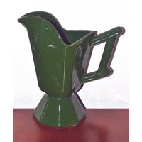 Hull Pottery Vintage Grüner Krug Mit Schmetterling & Blumen Nr. 48 Copyright 1956 Mid-Century von FoundTeaSetTreasures