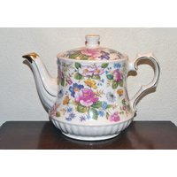 Sadler Windsor England Floral Und Gold Teekanne Vintage von FoundTeaSetTreasures
