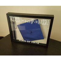 Abschlusskappe Quaste Shadowbox Meilenstein-Andenken-Rahmen - Tassel War Den Aufwand Wert von FoxEtchingDesigns