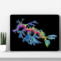 Belaubter Seadragon Aluminium Metall Wandschild Mit Atemberaubendem Fraktal Kunst Design von FractalArtworks