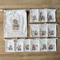 Weihnachtskalender Aus 24 Säckchen Mit Süßen Weihnachts - Tiermotiven Zum Selbst Befüllen Inkl. Personalisierbaren Geschenkbeutel von FraeuleinFred