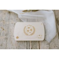 Frühstücksbrettchen "Fußball + Name' von FraeuleinKsagtJa
