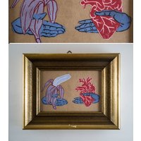 Banane Und Herz, Hände, Holzrahmen, Gerahmte Bilder, Linolschnittdruck, Upcycling, Wanddekoration, Einzigartige Grafik, Kunstwerk Banane Und Herz, Hände, Holzrahmen, Gerahmte Bilder, Linolschnittdruck, Upcycling, Wanddekoration, Einzigartige Grafik, Kunstwerk von FrameGirlShop