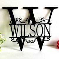 Benutzerdefiniertes Split-Buchstabenmonogramm | Personalisierte Nachname Metall Schild Hochzeitsgeschenk Für Paare Benutzerdefiniertes Split-Buchstabenmonogramm | Personalisierte Nachname Metall Schild Hochzeitsgeschenk Für Paare von FranJohnsonHouse