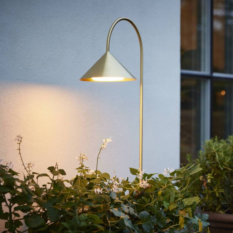 FRANDSEN LED-Erdspießlampe Grasp, messingfarben, Höhe 82 cm von Frandsen