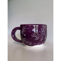 Lila Sternenblatt Blätter Geschnitzte Handgemachte Keramik-Kaffee-Tee-Tasse von FrandsenPottery