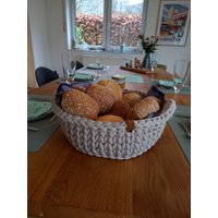 Brotkorb Korb Gehäkelt Mit Henkel Häkelkorb Henkelkorb Präsentkorb Utensilio Katzenkorb Brotkorb Korb Gehäkelt Mit Henkel Häkelkorb Henkelkorb Präsentkorb Utensilio Katzenkorb von FranziHandmadeMS