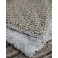 Hundedecke Flora Grün, Kuschelige Gefütterte Hundedecke, Weiche Kuscheldecke Hund Für Unterwegs von FrauPfote