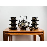 Rare Ceramano Byzanz Design Tea Service, in Den Seltenen Metallic Farben, Form Nummer 75, Signiert West Germany 1960 | 14 Teile Geschirr Tee Rare Ceramano Byzanz Design Tea Service, in Den Seltenen Metallic Farben, Form Nummer 75, Signiert West Germany 1960 | 14 Teile Geschirr Tee von FrauVaseDesigns