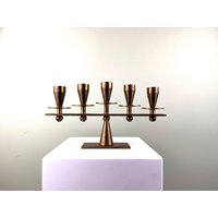 Seltener Mid Century Modern Messing Kerzenhalter Von Kara Copenhagen Dänemark 1960Er Jahre. Candlesticks Produced By Kara in Denmark von FrauVaseDesigns