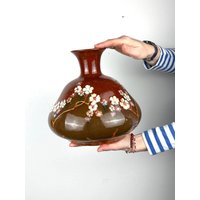 Vase Art Nouveau I Floral Design Old Moravian Pottery - Made in Austria Signiert 30Er Jahre von FrauVaseDesigns
