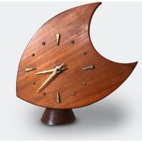 Mid Century Teak Tischuhr Mid Century Teak Tischuhr von FrauvonMuecke