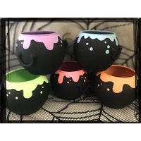 Schwarzer Und Pastellfarbener Kessel-Kerzenhalter von FreakishlyAdorable