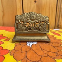 Vintage Messing Stempelbox, Schmuckkasten, Schatulle Messing, Florales Muster von FrechundBecherLaden