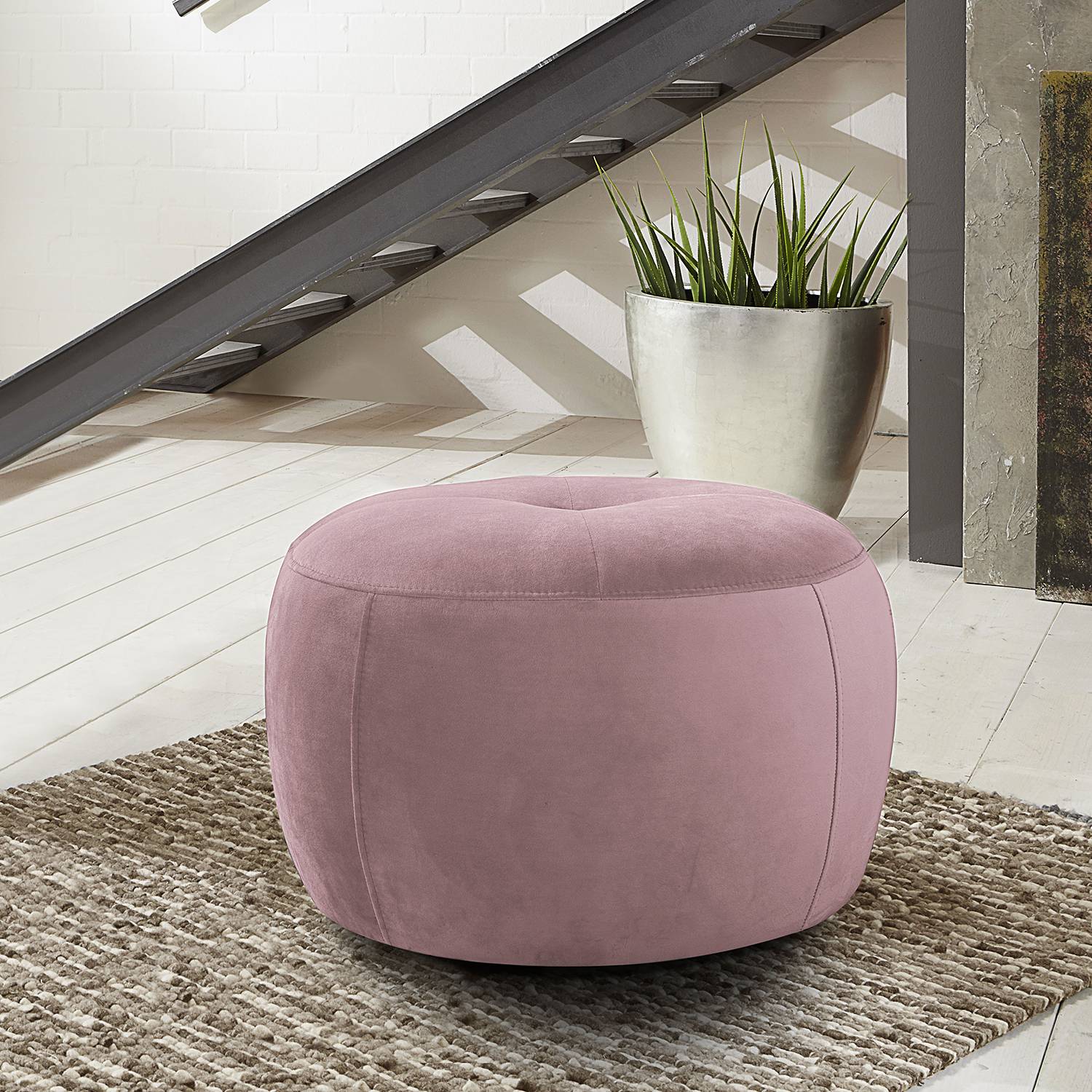 home24 Polsterhocker Monteux 63 x 63cm Pink Samt Ravi: Mauve von home24