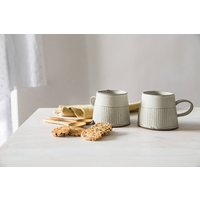 2 Weiße Handgefertigte Kaffeetassen Aus Keramik, Gestreifte Moderne Keramiktassen, Set Weißen Kaffeetassen-Set Bürobecher von FreeFolding