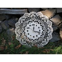 Große Mandala Holz Wanduhr 15"Filigrane Spitze, Silent Sweep von FreeWoodPL