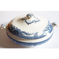 Longton "Windsor Clarence' Blaue Und Weiße Transferware Deckelterrine, Blaue Transferware, Antike Longton "Windsor Clarence' Blaue Und Weiße Transferware Deckelterrine, Blaue Transferware, Antike von FreeburyandPickle