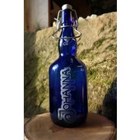 Namen-Flasche/Personalisierte 750Ml Glasflasche Blau Mit Bügelverschluss Namen Oder Text Graviert Tief Ins Glas Sandgestrahlt von Freiglas