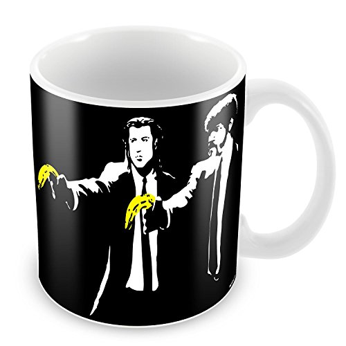 Tasse Pulp Fiction Travolta und Jackson Parodie Waffe Banane Montage Humor Pop Art von French Unicorn