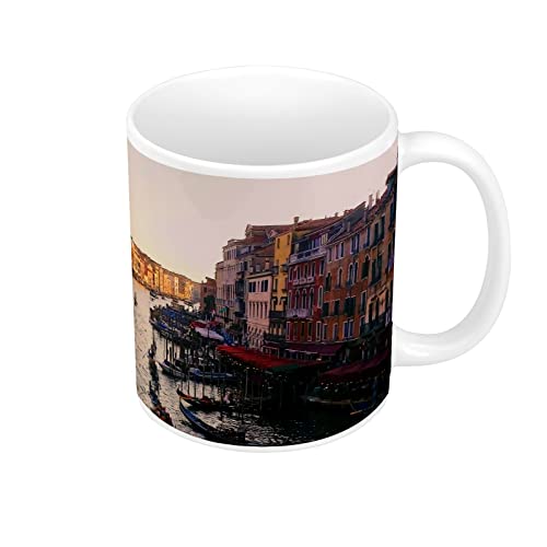 Tasse mit Sonnenaufgang auf dem Kanal Grande Venedig Italien von French Unicorn