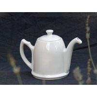 Vintage Teekanne Aus Weißem Eisen Porzellan Frankreich Signiert G 033 von FrenchDromeAntiques